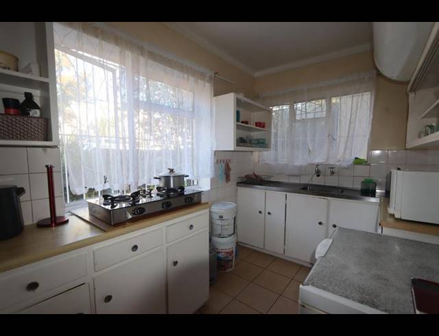 2 BEDROOM APARTMENT FOR SALE IN WYNBERG UPPER